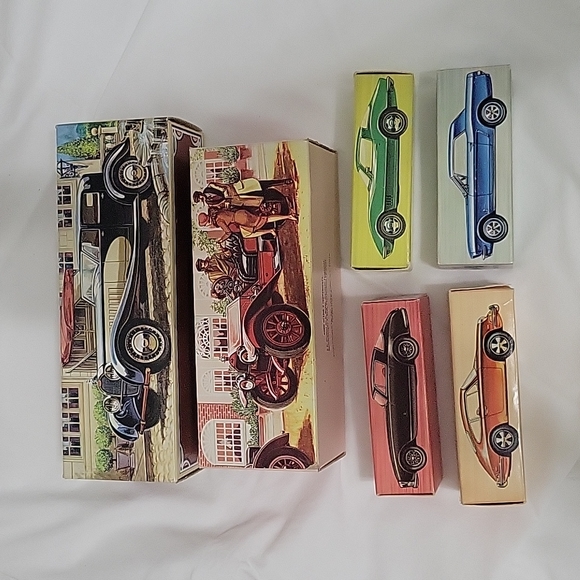 Vintage antique collectable Avon aftershave in various car shaped bottles - Picture 2 of 4